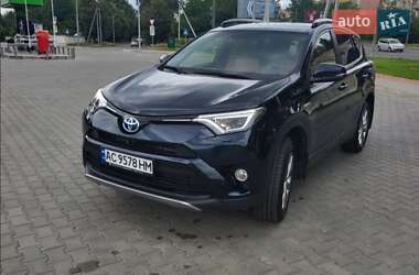 Внедорожник / Кроссовер Toyota RAV4 2017 в Луцке
