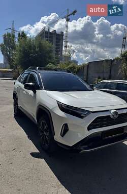 Внедорожник / Кроссовер Toyota RAV4 2022 в 