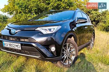 Внедорожник / Кроссовер Toyota RAV4 2017 в Киеве