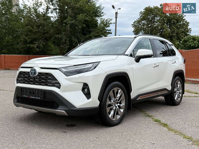 Позашляховик / Кросовер Toyota RAV4 2022 в Харкові