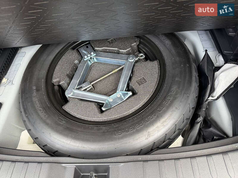 Позашляховик / Кросовер Toyota RAV4 2022 в Харкові