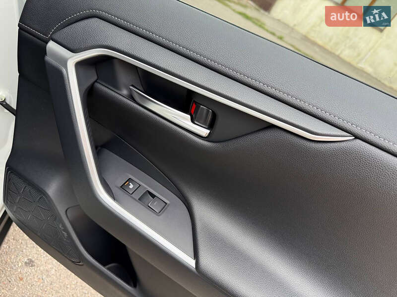 Позашляховик / Кросовер Toyota RAV4 2022 в Харкові