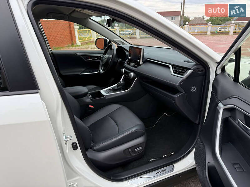 Позашляховик / Кросовер Toyota RAV4 2022 в Харкові