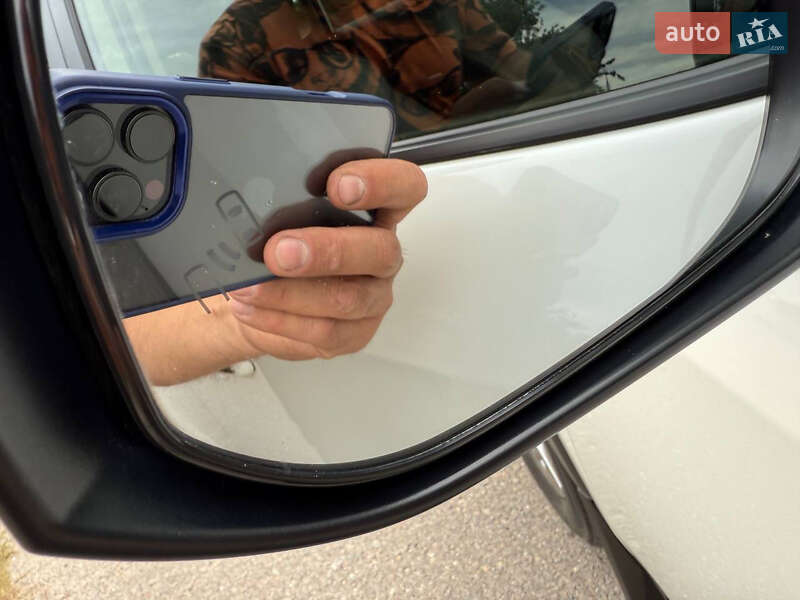 Позашляховик / Кросовер Toyota RAV4 2022 в Харкові