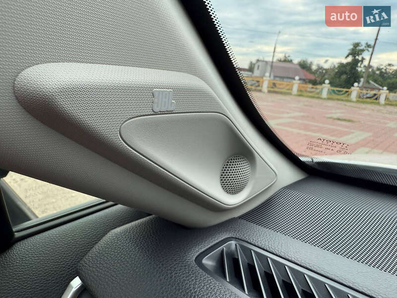 Позашляховик / Кросовер Toyota RAV4 2022 в Харкові