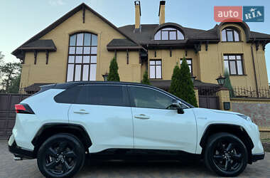 Внедорожник / Кроссовер Toyota RAV4 2018 в Киеве