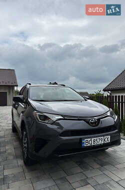 Позашляховик / Кросовер Toyota RAV4 2018 в Чайках