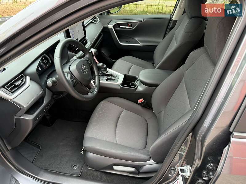 Позашляховик / Кросовер Toyota RAV4 2023 в Черкасах