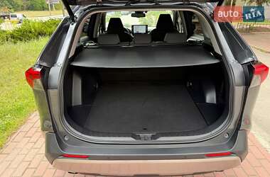 Внедорожник / Кроссовер Toyota RAV4 2023 в 