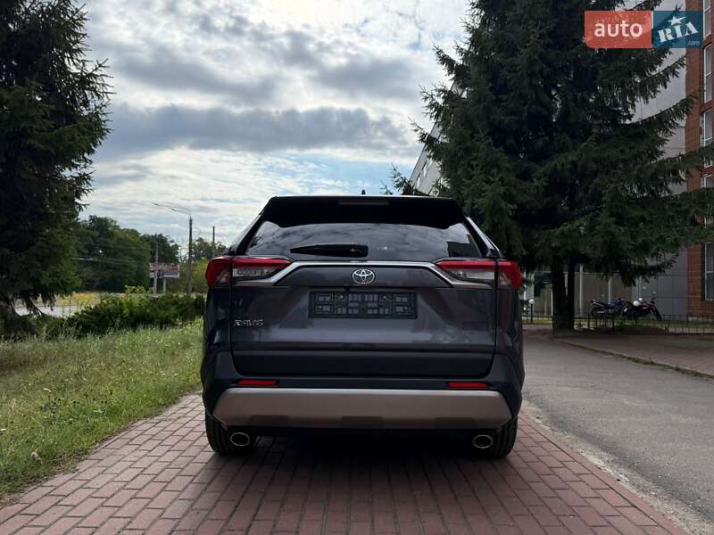 Позашляховик / Кросовер Toyota RAV4 2023 в Черкасах