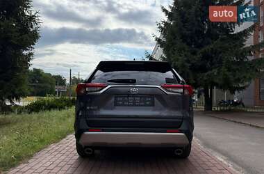Внедорожник / Кроссовер Toyota RAV4 2023 в 