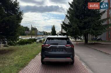 Внедорожник / Кроссовер Toyota RAV4 2023 в 