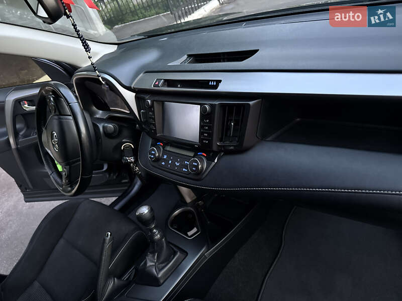 Внедорожник / Кроссовер Toyota RAV4 2017 в Львове фото 10 Внедорожник / Кроссовер Toyota RAV4 2017 в Львове