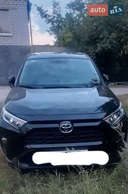 Позашляховик / Кросовер Toyota RAV4 2019 в Дніпрі