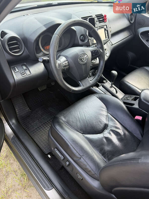 Внедорожник / Кроссовер Toyota RAV4 2012 в Житомире