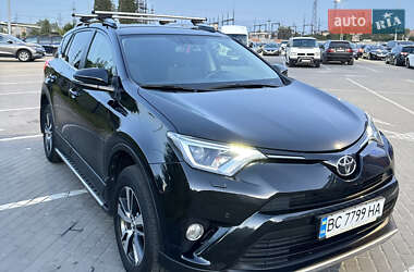 Внедорожник / Кроссовер Toyota RAV4 2017 в Львове