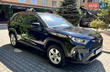 Внедорожник / Кроссовер Toyota RAV4 2020 в Киеве