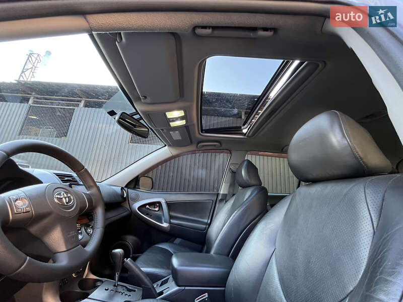 Внедорожник / Кроссовер Toyota RAV4 2007 в Казатине