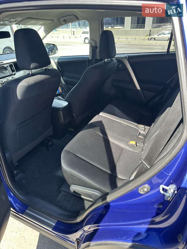 Внедорожник / Кроссовер Toyota RAV4 2015 в Киеве