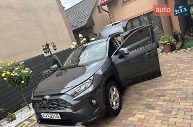 Внедорожник / Кроссовер Toyota RAV4 2021 в Тячеве