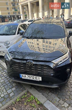 Позашляховик / Кросовер Toyota RAV4 2019 в Києві