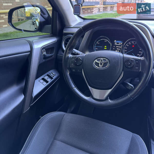Внедорожник / Кроссовер Toyota RAV4 2017 в Житомире