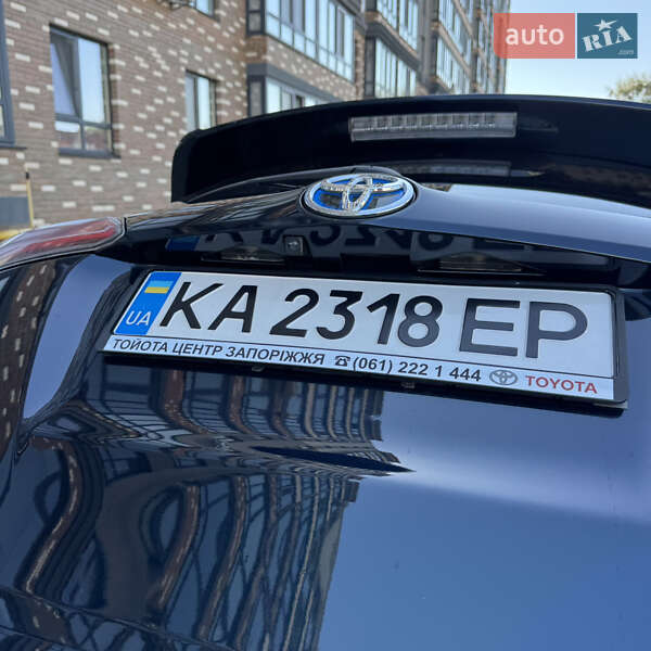 Внедорожник / Кроссовер Toyota RAV4 2017 в Житомире