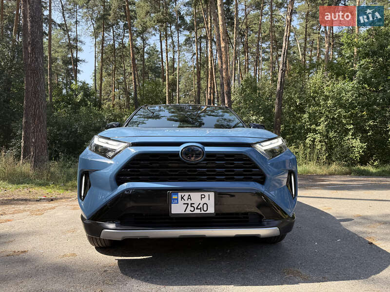 Позашляховик / Кросовер Toyota RAV4 2024 в Києві