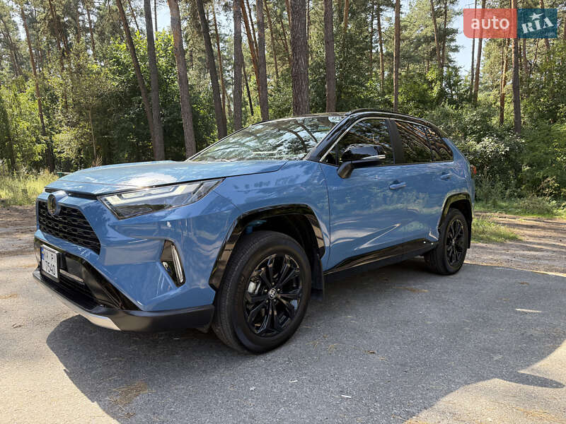 Позашляховик / Кросовер Toyota RAV4 2024 в Києві