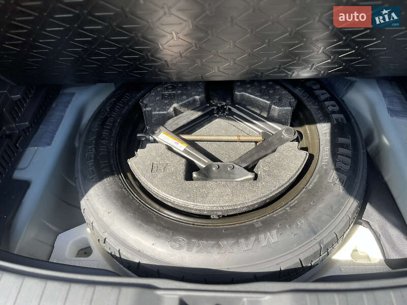 Позашляховик / Кросовер Toyota RAV4 2024 в Києві