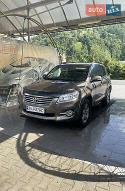 Внедорожник / Кроссовер Toyota RAV4 2010 в Рахове
