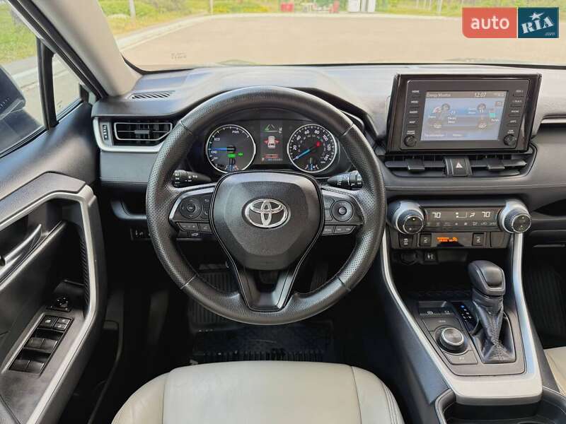 Внедорожник / Кроссовер Toyota RAV4 2019 в Киеве фото 30 Внедорожник / Кроссовер Toyota RAV4 2019 в Киеве