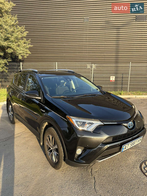 Внедорожник / Кроссовер Toyota RAV4 2016 в Львове фото Внедорожник / Кроссовер Toyota RAV4 2016 в Львове