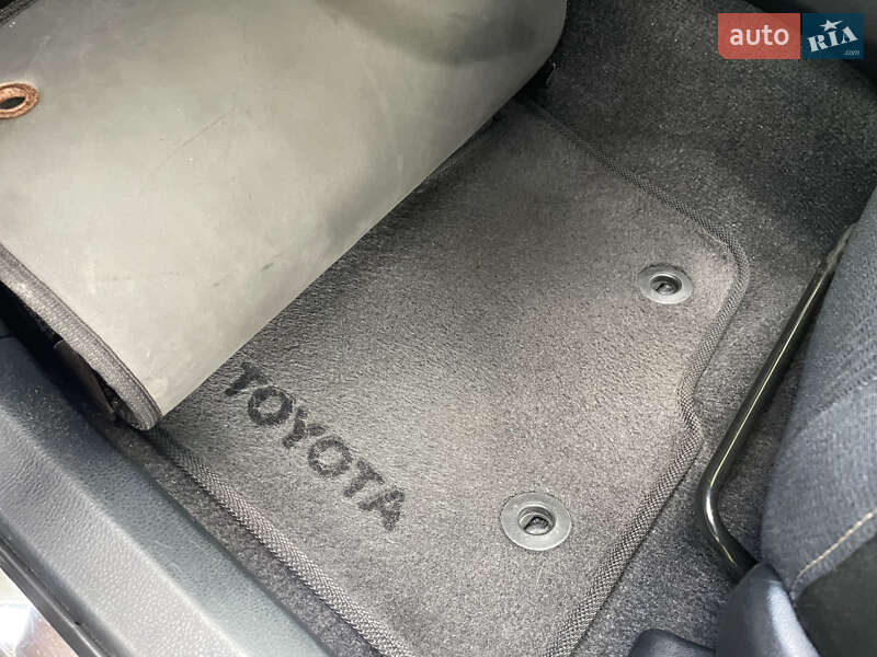 Позашляховик / Кросовер Toyota RAV4 2013 в Дніпрі фото 32 Позашляховик / Кросовер Toyota RAV4 2013 в Дніпрі