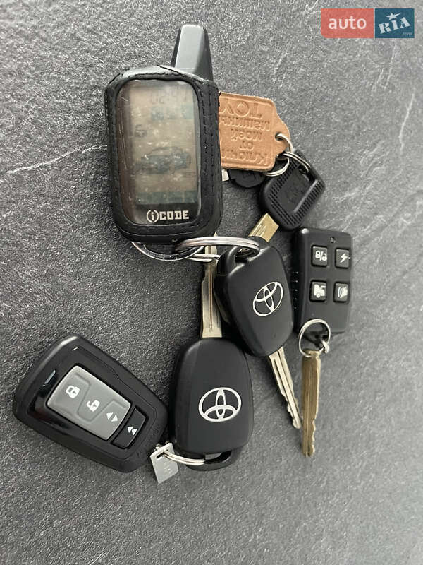 Позашляховик / Кросовер Toyota RAV4 2013 в Дніпрі фото 69 Позашляховик / Кросовер Toyota RAV4 2013 в Дніпрі