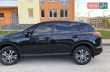 Позашляховик / Кросовер Toyota RAV4 2016 в Харкові