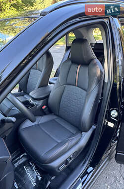 Внедорожник / Кроссовер Toyota RAV4 2024 в 
