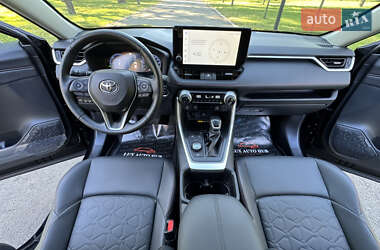 Внедорожник / Кроссовер Toyota RAV4 2024 в 