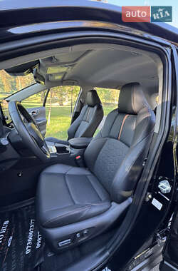 Внедорожник / Кроссовер Toyota RAV4 2024 в 