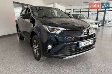 Позашляховик / Кросовер Toyota RAV4 2017 в Полтаві
