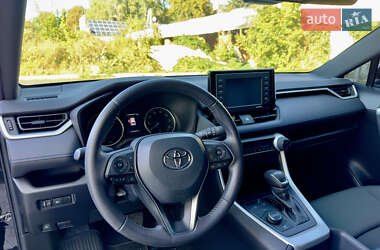 Внедорожник / Кроссовер Toyota RAV4 2022 в 