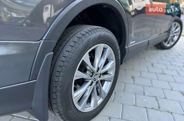 Внедорожник / Кроссовер Toyota RAV4 2016 в 