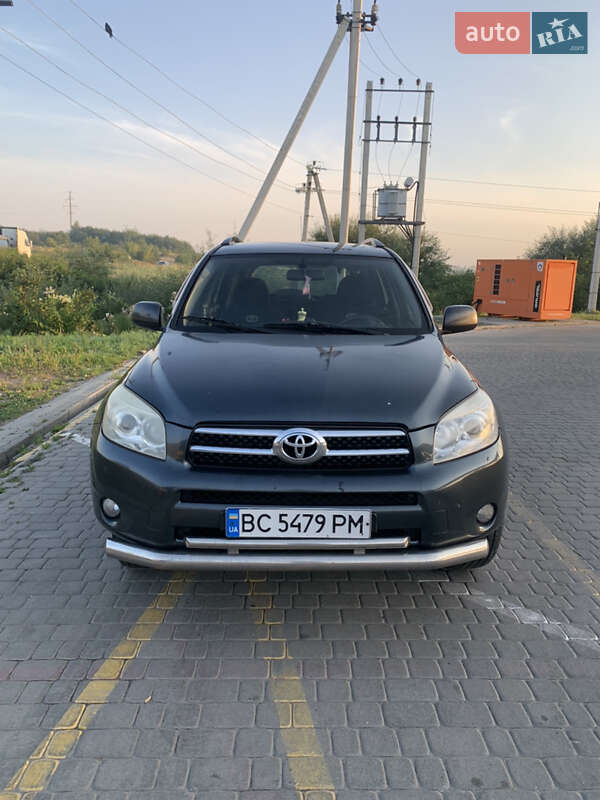 Внедорожник / Кроссовер Toyota RAV4 2007 в 