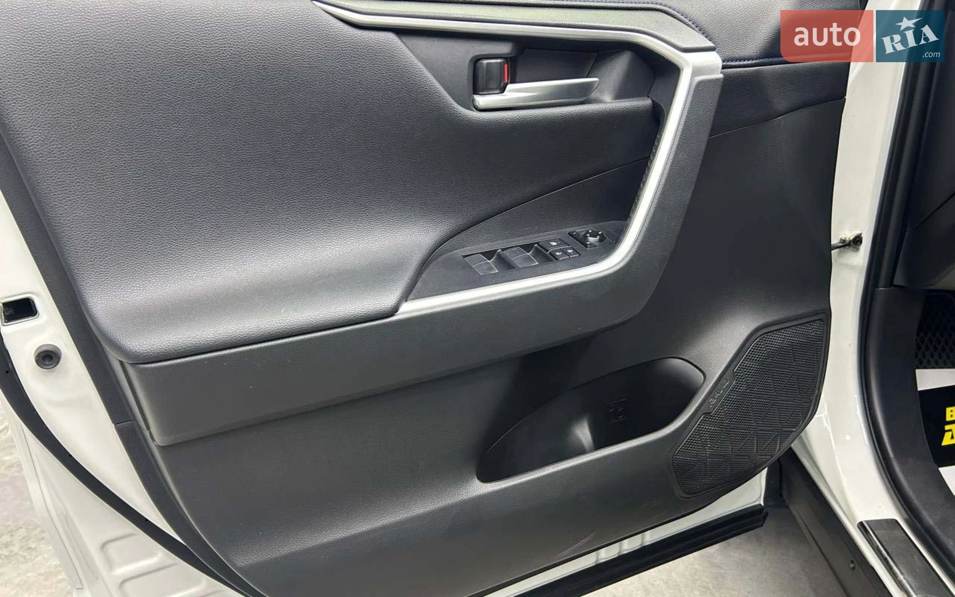 2020 Toyota RAV 4 - мініатюра 8