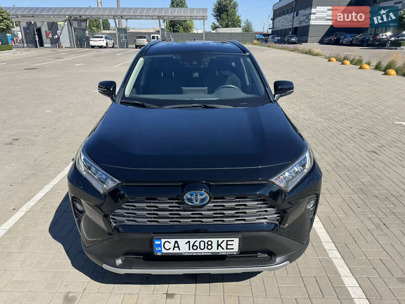 Позашляховик / Кросовер Toyota RAV4 2021 в Черкасах
