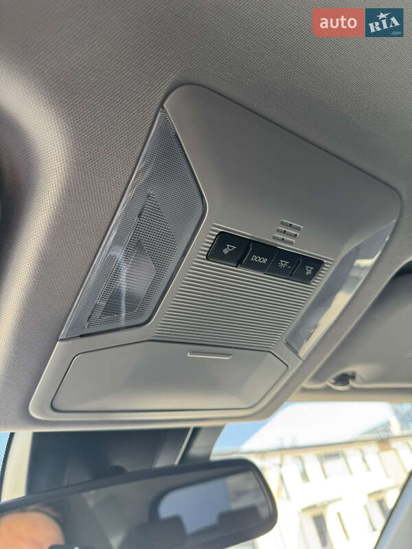 Позашляховик / Кросовер Toyota RAV4 2021 в Черкасах