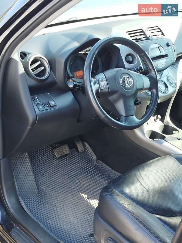 Внедорожник / Кроссовер Toyota RAV4 2006 в Верхнеднепровске фото 3 Внедорожник / Кроссовер Toyota RAV4 2006 в Верхнеднепровске