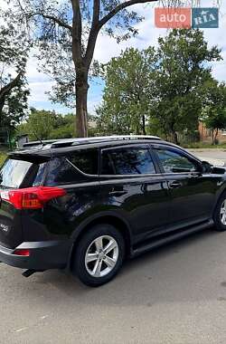 Внедорожник / Кроссовер Toyota RAV4 2014 в 