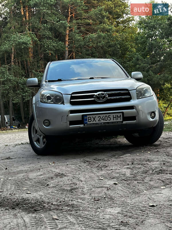 Внедорожник / Кроссовер Toyota RAV4 2008 в Славуте