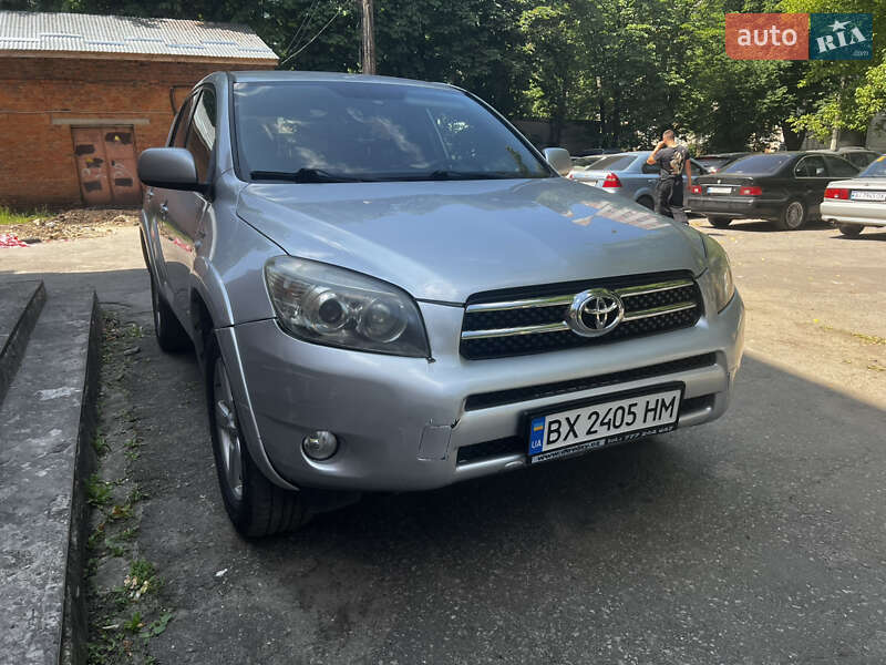 Внедорожник / Кроссовер Toyota RAV4 2008 в Славуте